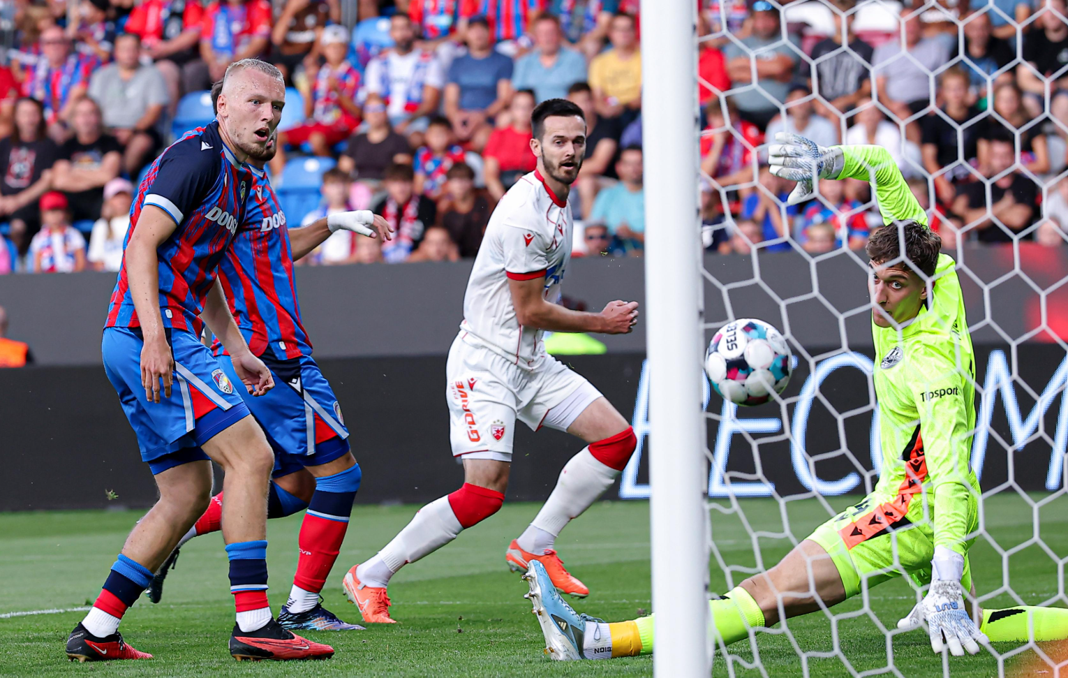 Viktoria Plzen vs Crvena Zvezda (00:00 – 28/08) | Xem lại trận đấu
